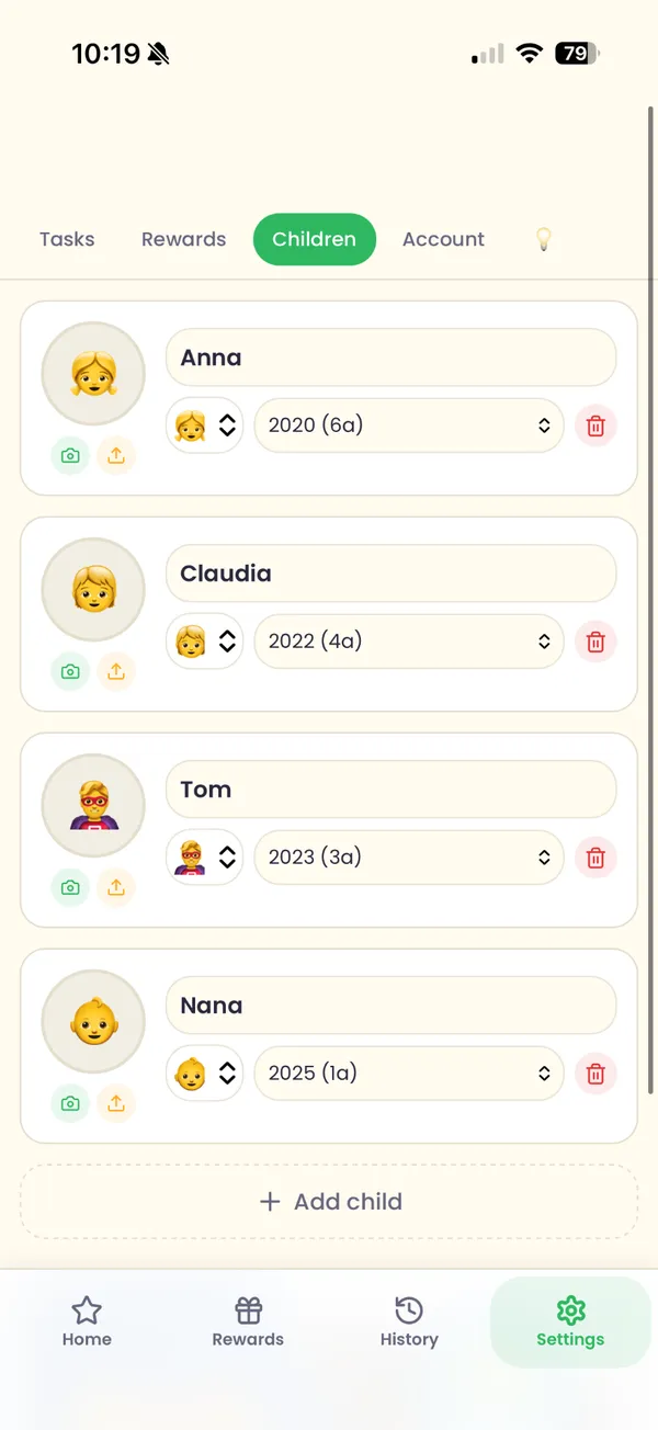 Pantalla de gestión de hijos en la app Estrellitas con múltiples perfiles